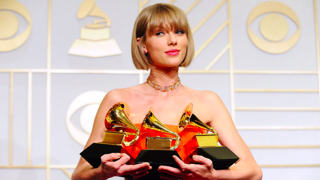 66'ıncı Grammy Ödülleri'nde zafer Taylor Swift'indi (2016 Grammy Ödülleri, Gxrgeouswift, Swiftipedia)