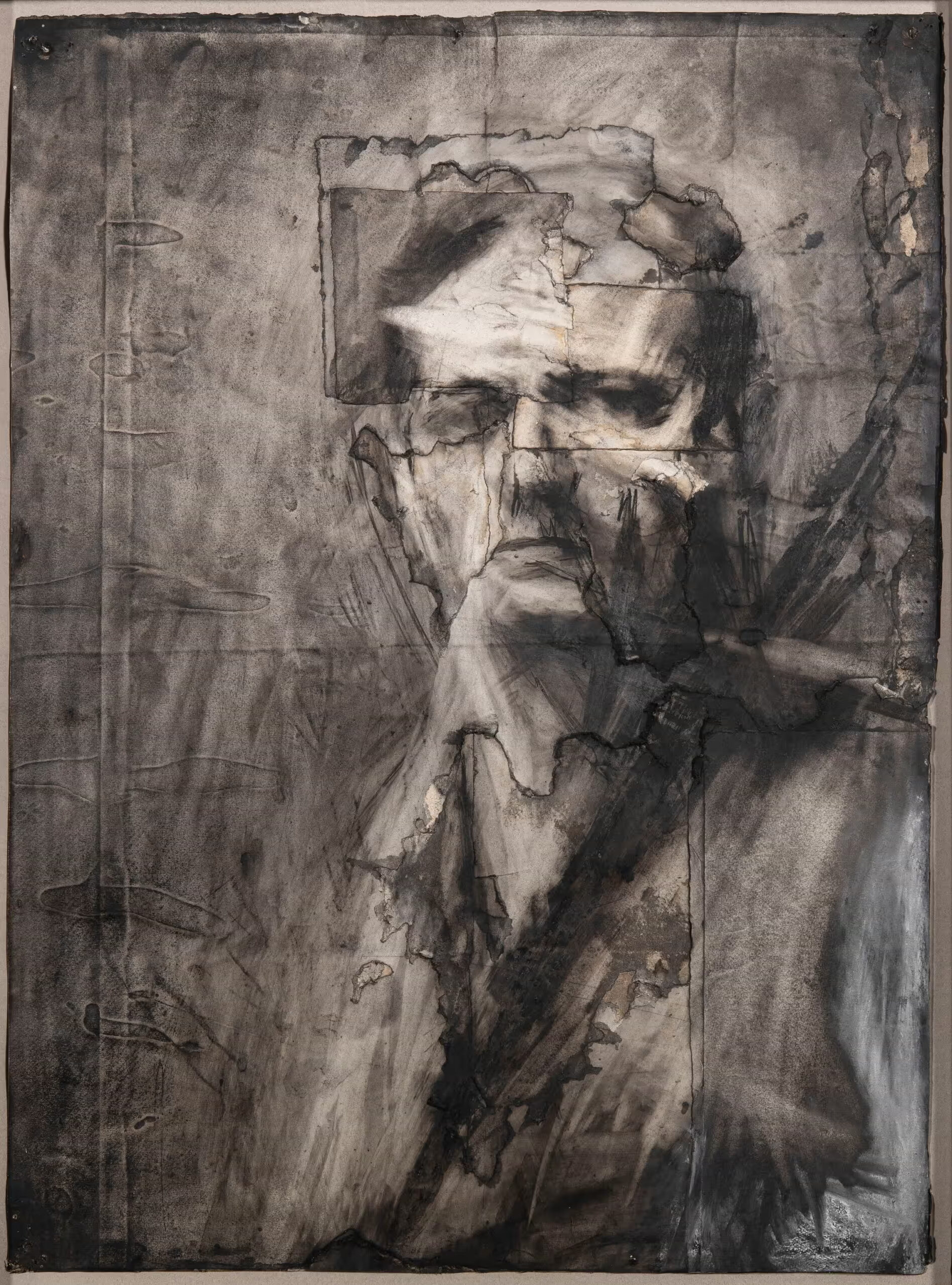 Frank Auerbach, Self-Portrait, kağıt üzerine kömür ve tebeşir, 30 1/4 x 22 1/4 inç, 1958, The Charcoal Heads, The Courtauld Gallery, Fotoğraf: courtesy of Frankie Rossi Art Projects, London