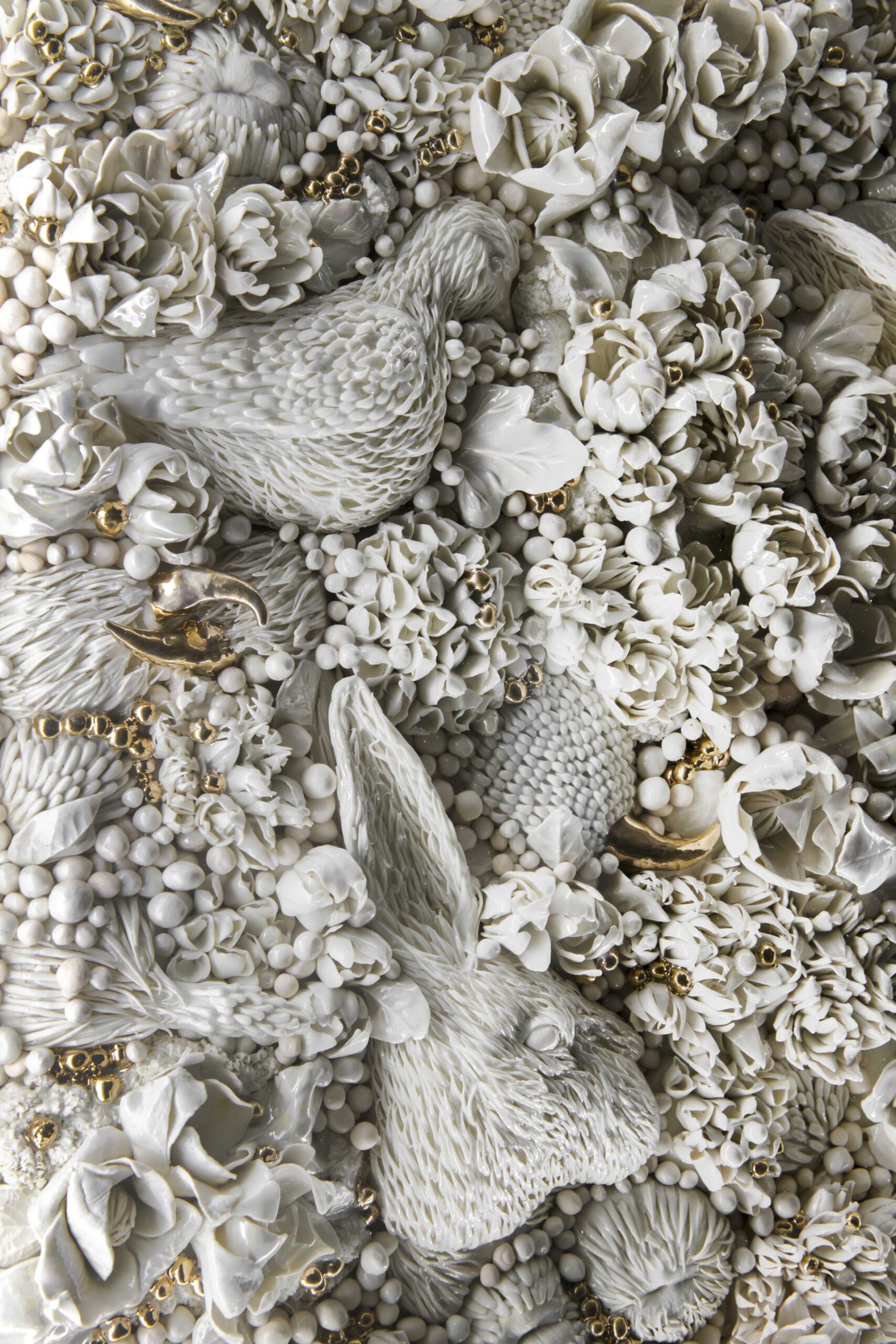 Melis Buyruk, Kalila wa Dimna, Porselen, 18K Dekoratif Altın, 120 cm x 120 cm, 2020, Fotoğraf: Melis Buyruk