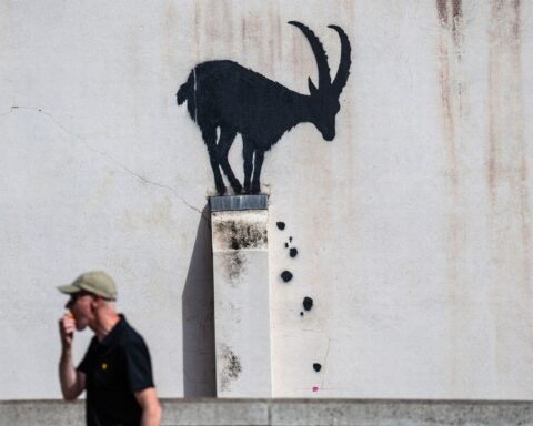 Banksy has unveiled a new piece of art work near Kew Bridge in west London.