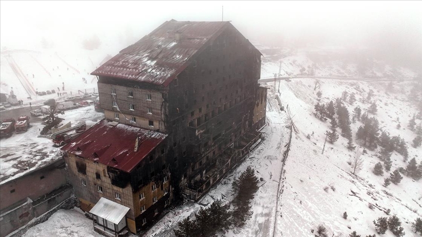 İlber Ortaylı: “Even Talking About Demolishing the Burned Hotel Is a Crime”