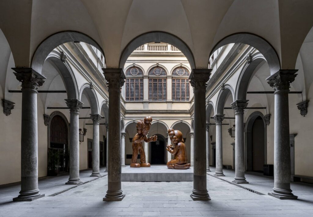 KAWS Palazzo Strozzi’de: Rönesans ve Pop Kültürün Buluşması