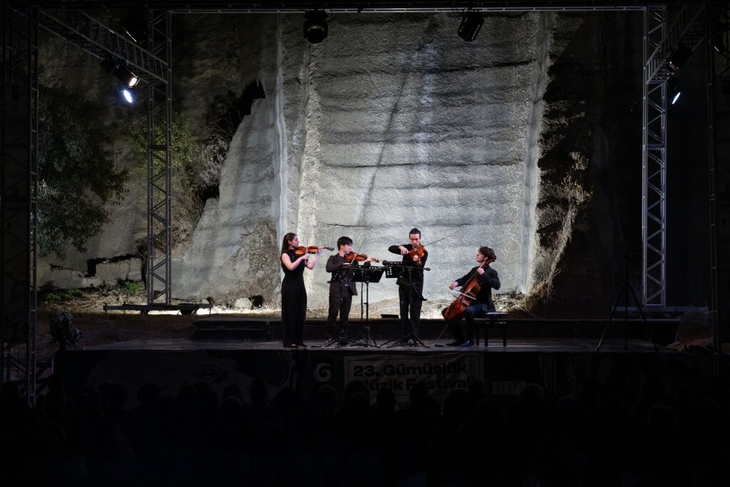 Taş Ocağı’nda Mozart ve Brahms